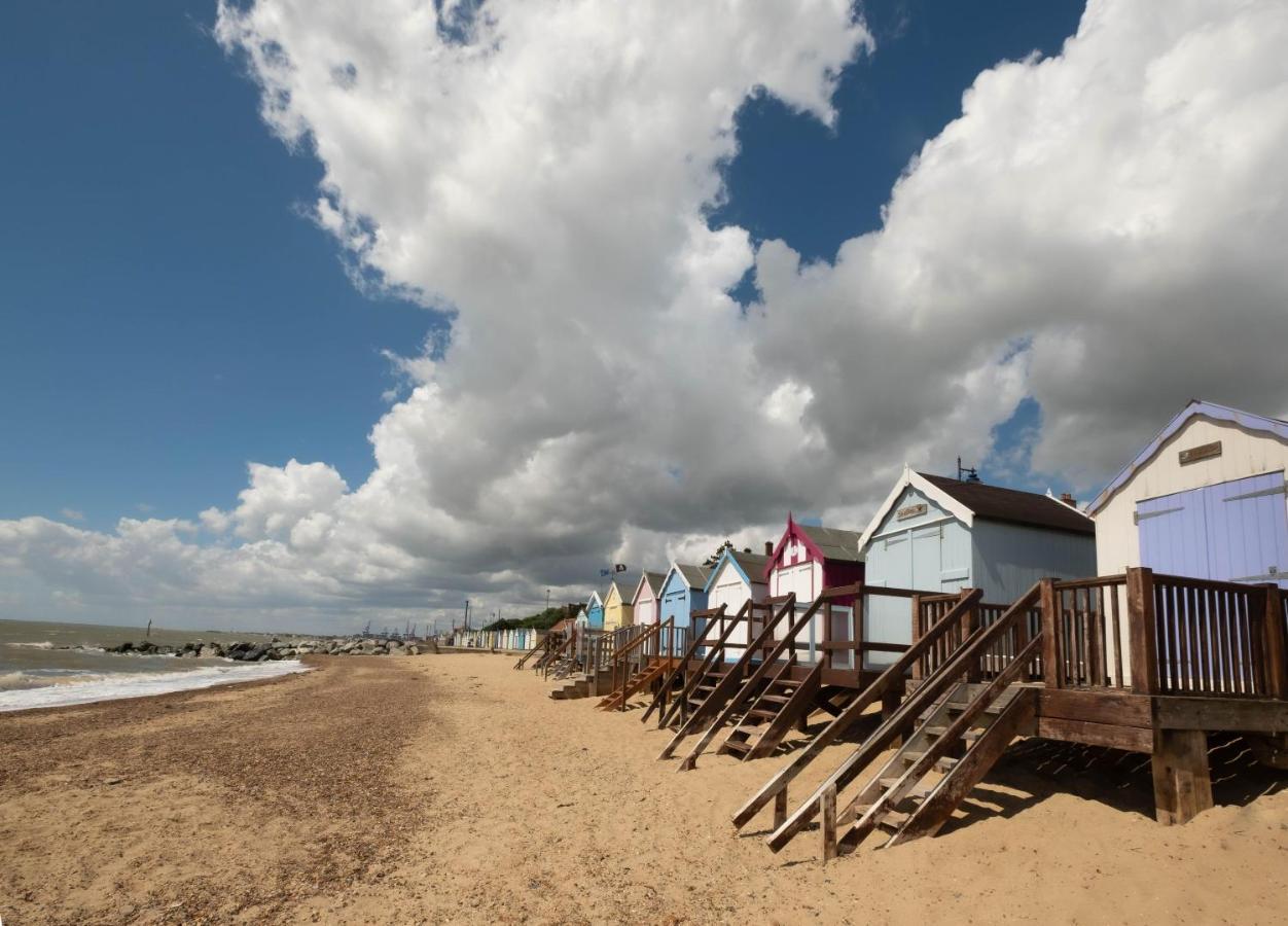 Luxury Lodge At Suffolk Sands Holiday Park Ref 45009Mv Felixstowe Luaran gambar