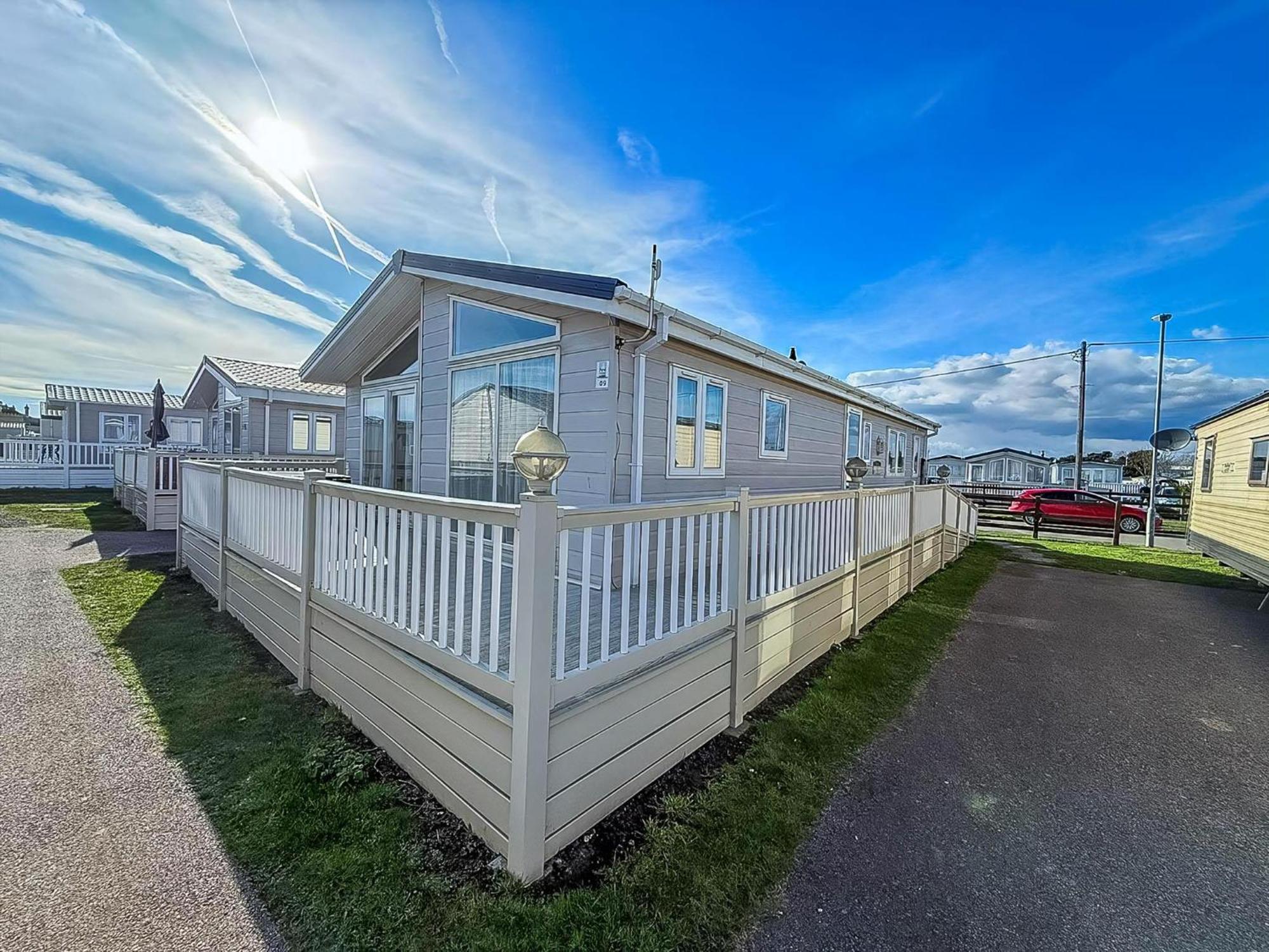 Luxury Lodge At Suffolk Sands Holiday Park Ref 45009Mv Felixstowe Luaran gambar